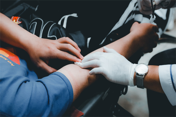 英国央行行长贝利：大选前降息并非不可能